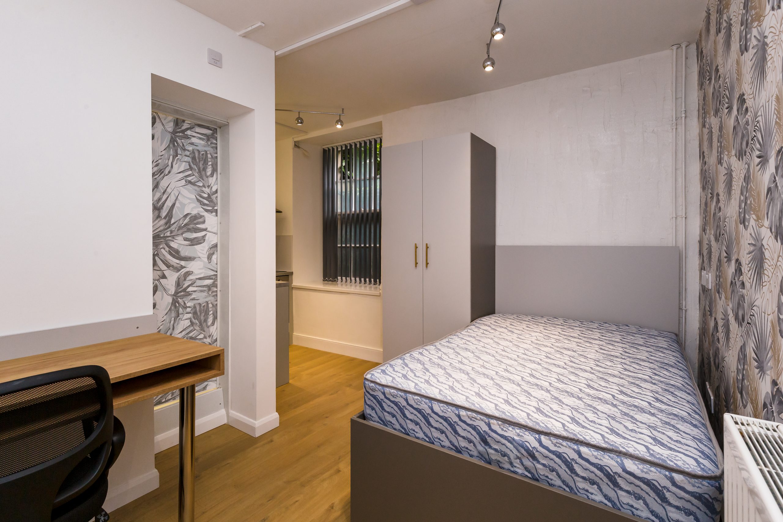 annamillerart 20200828 LeazesPark Day6 325 scaled