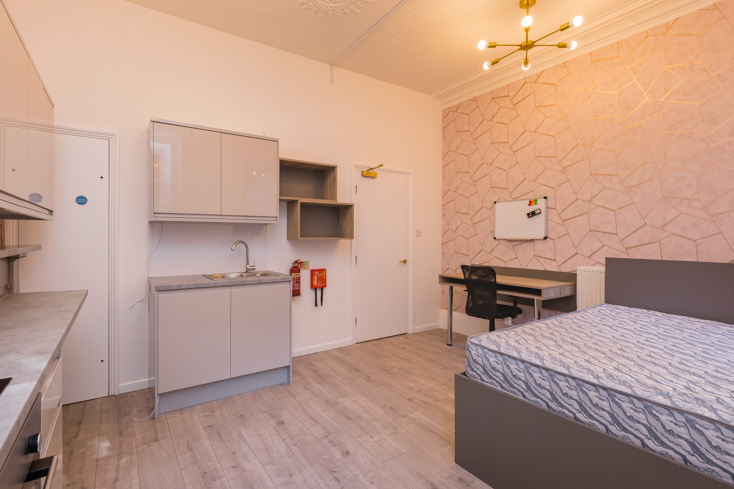 annamillerart 20200831 leazes day7 567 scaled 1